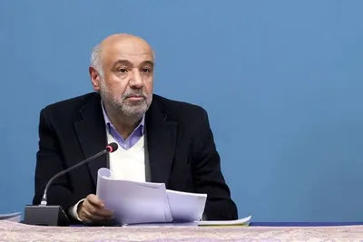 وزیر کار: ایجاد شکاف قابل توجه میان نرخ ارز ترجیحی و آزاد، موجب شده بود که صادرکنندگان کالا تمایلی به حضور در بازار نداشته باشند/ نوسانات فروش نفت نیز باعث کاهش منابع ارزی شده بود/ تداوم سیاست‌های ارزی پیشین امکان پذیر نبود و اصلاح آن ضروری به نظر می‌رسید