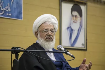 امام جمعه یزد: تولیدی که می تواند کشور ما را نجات دهد، فرزندآوری است / اینکه عده ای از ترس تامین رزق و روزی فرزند نمی آورند، خیانت است