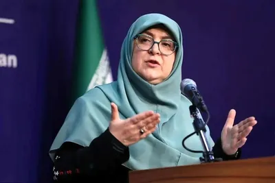 برنامه دولت برای مهار قیمت طلا و دلار از زبان سخنگو: دولت با چند مکانیزم مختلف این کار را انجام می‌دهد؛  موضوع پیش‌فروش‌های سکه که بانک مرکزی در حال انجام آن است در این راستاست