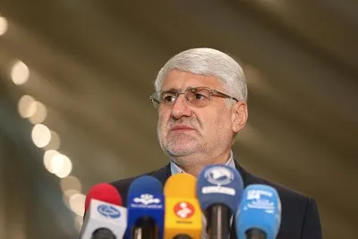 واکنش سخنگوی هیات رئیسه مجلس به حواشی تحویل «دناپلاس» به نمایندگان: ۱۸۰ نماینده تازه وارد، خودروی مناسبی نداشتند / بعد از پایان مجلس، این خودروها مستهلک می شود و قابل استفاده نیست / نمایندگانی که از دریافت این خودرو منصرف شدند، در کارآیی آنها تاثیر منفی می گذارد / اصرار داریم که حاشیه ها بر متن غلبه نکند