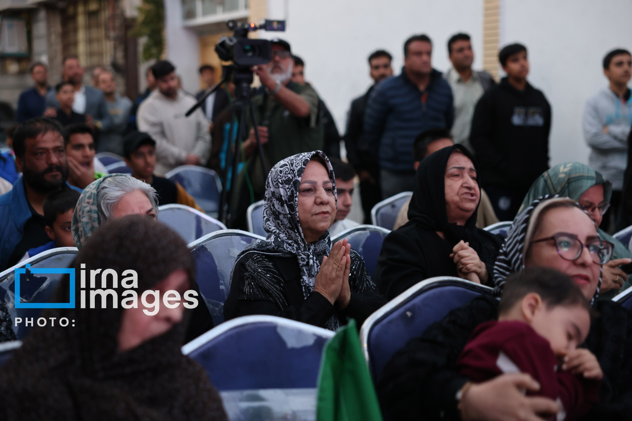 تصاویر: تماشای فینال کشتی آزاد قهرمانی جهان مقابل منزل «احمد محمدنژاد جوان»