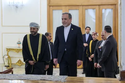 عراقچی: از نقش ویژه عمان در مذاکرات پیشین با آمریکا، قدردانی می‌کنیم/  بدر البوسعیدی: دیپلماسی تنها مسیری است که می‌تواند بحران را حل کند و از ایجاد تنش جلوگیری کند/ همواره موضع ما این بوده که کانال‌های رایزنی را بین همه کشورها برای روبه‌رو شدن با چالش‌ها، باز نگه داریم