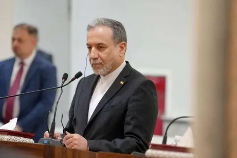 عراقچی: دستور کار نشست فردای عمان، «مسیر دریایی جدید در تنگه هرمز» است/ جزئیات توافق با عمان و نقشه‌های مربوط به مسیر جدید را در اختیار کشورهای شرکت کننده قرار می‌دهیم/ شرط ایران برای بازگشایی تنگه، بازگشت آمریکا به تعهدات خود در تفاهم‌نامه اسلام‌آباد است