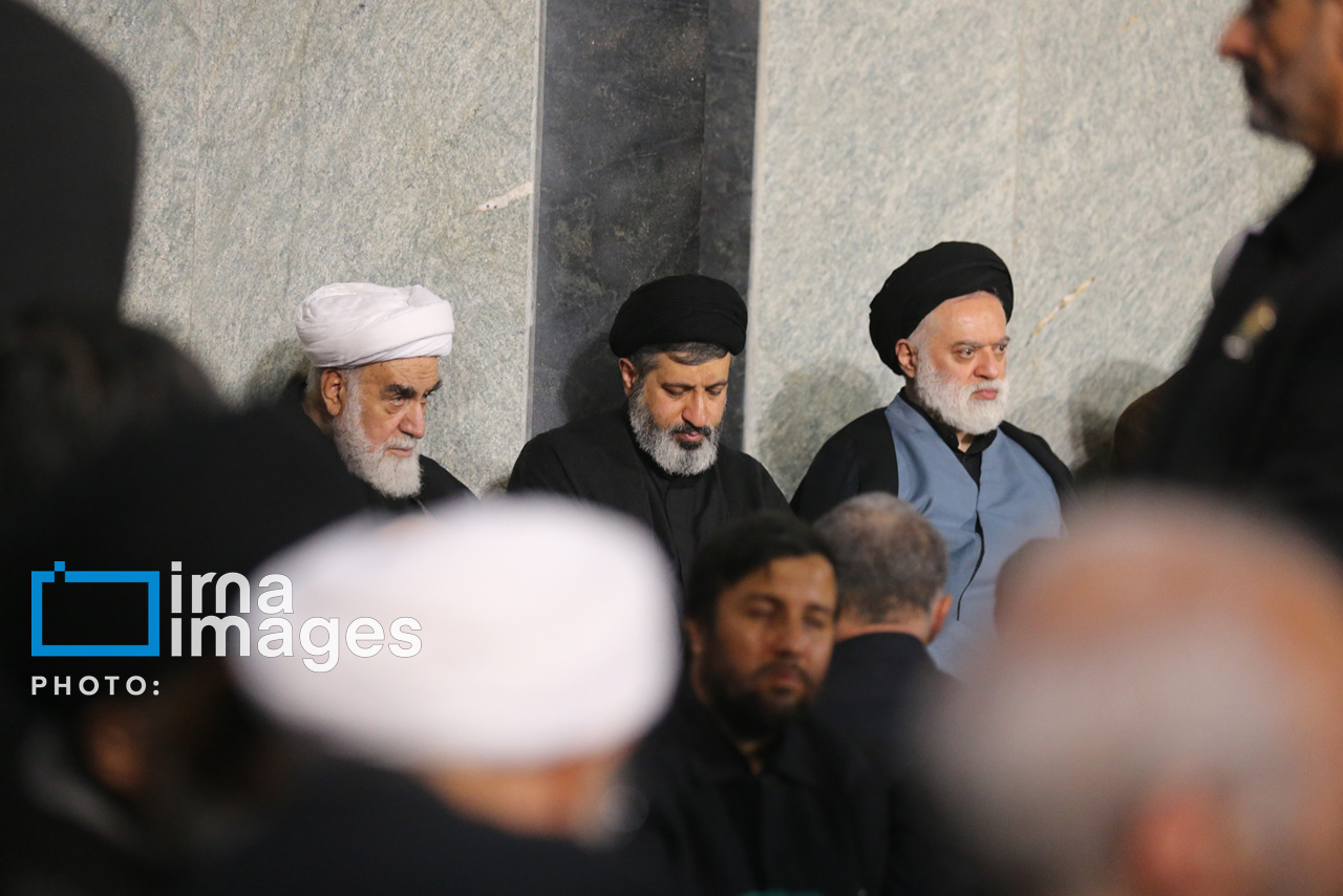 تصاویر:  فرزندان رهبر شهید انقلاب در مراسم بزرگداشت مشهد