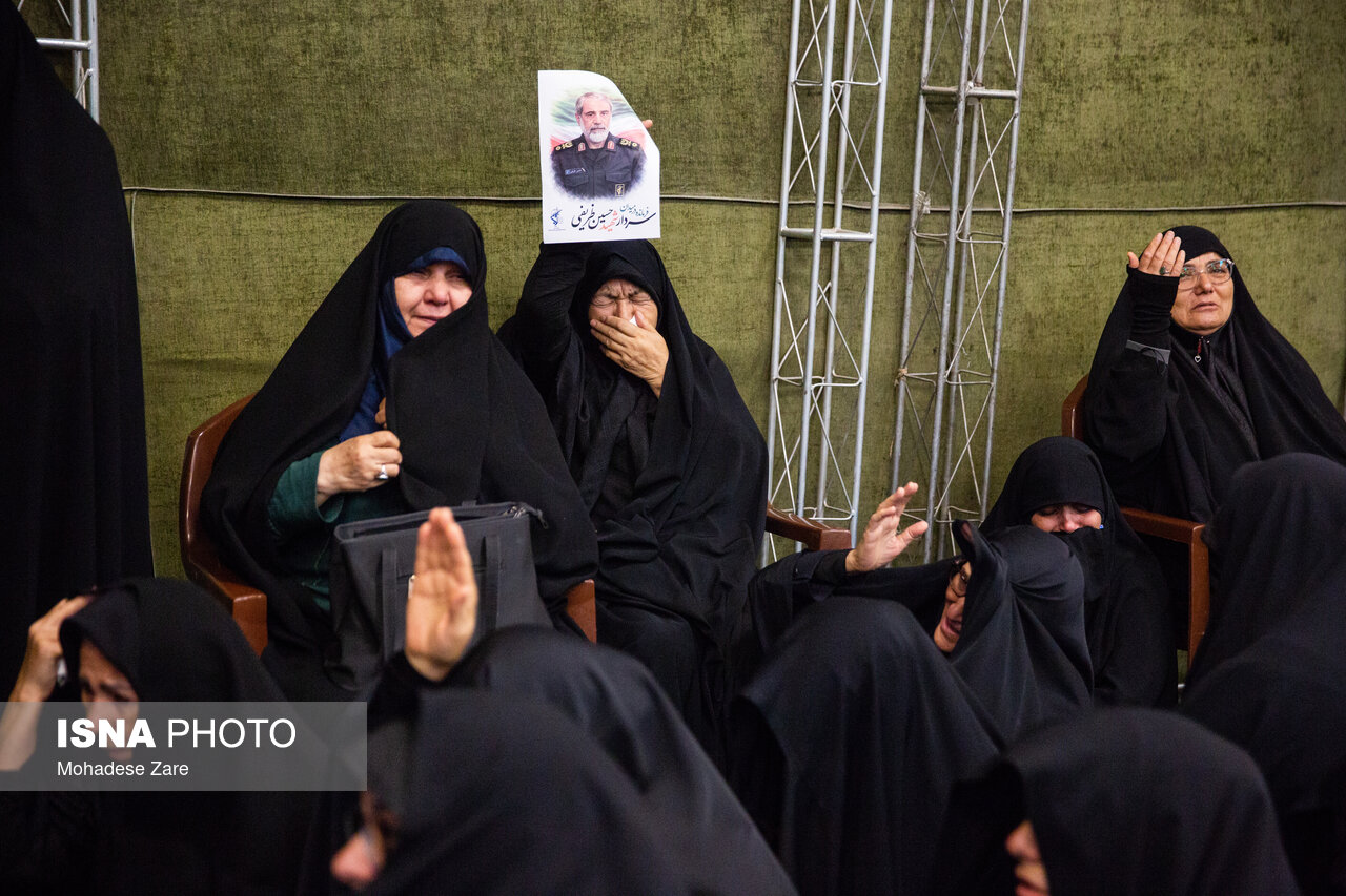تصاویر: تشییع پیکر مطهر سردار شهید «حسین ظریفی»، فرمانده قرارگاه سجاد سراوان در مشهد