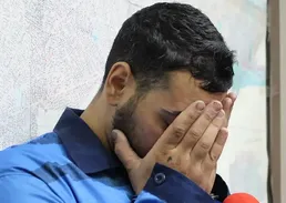 ببینید / سرقت خشن دزد بی‌رحم از یک زن جلوی چشم دخترش