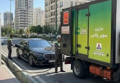 استقبال سرد مردم از بنزین سوپر وارداتی؛ تقریبا هیچ / قیمت این بنزین یک روز با قیمت ۶۵ هزار تومان و روز دیگر با ۹۰ هزار تومان عرضه می‌شود / تا زمانی که نرخ ارز تثبیت نشود، ادامه این روند منطقی نیست