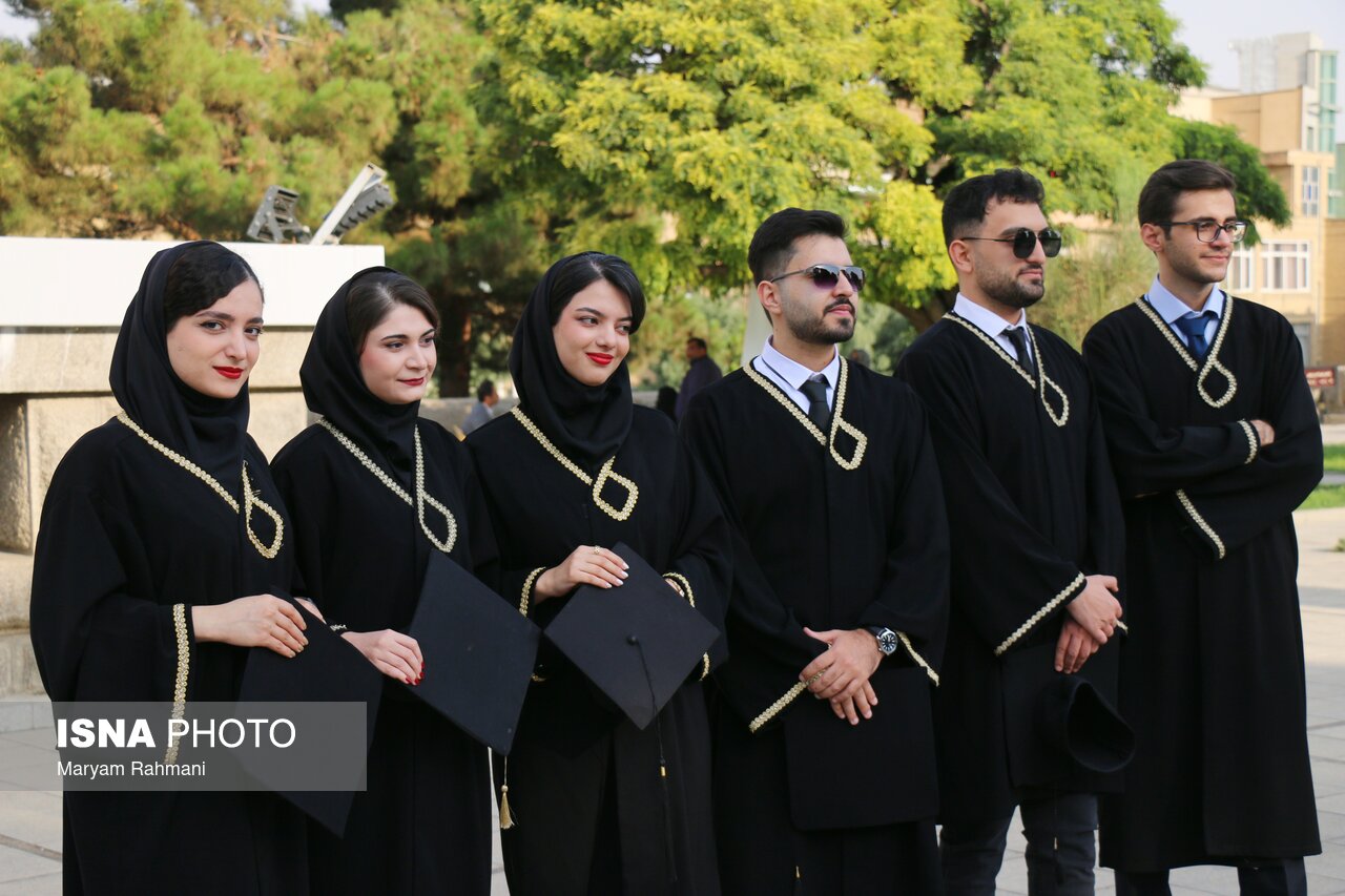 تصاویر: گرامیداشت روز پزشک در آرامگاه بوعلی سینا