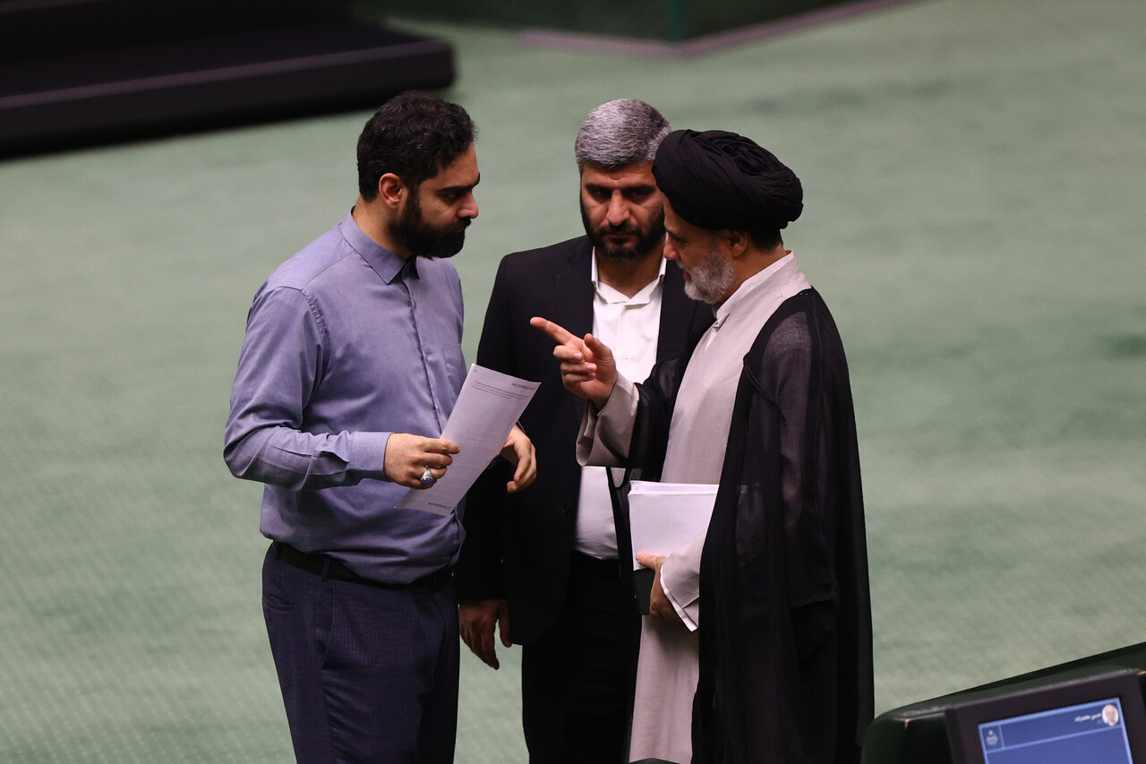تماشا کنید: به هوش باشید! / نگذارید مثلث رادیکال‌ها بلایی که سر برجام آوردند را تکرار کنند