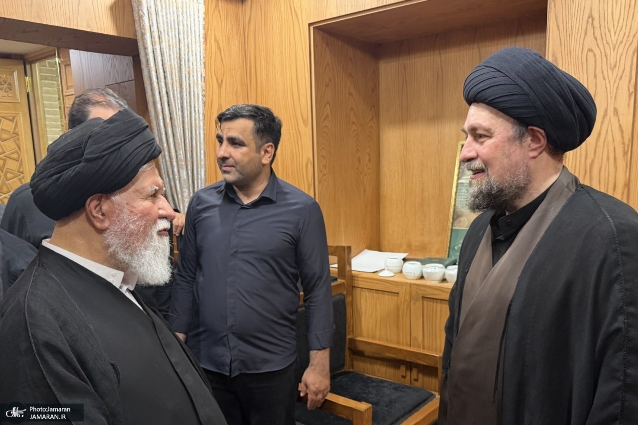 تصاویر: سیدحسن خمینی، قالیباف، مروی، حکیم، اژه‌ای، حجازی و فرزند سیدحسن نصرالله در مراسم تشییع رهبر شهید در مشهد