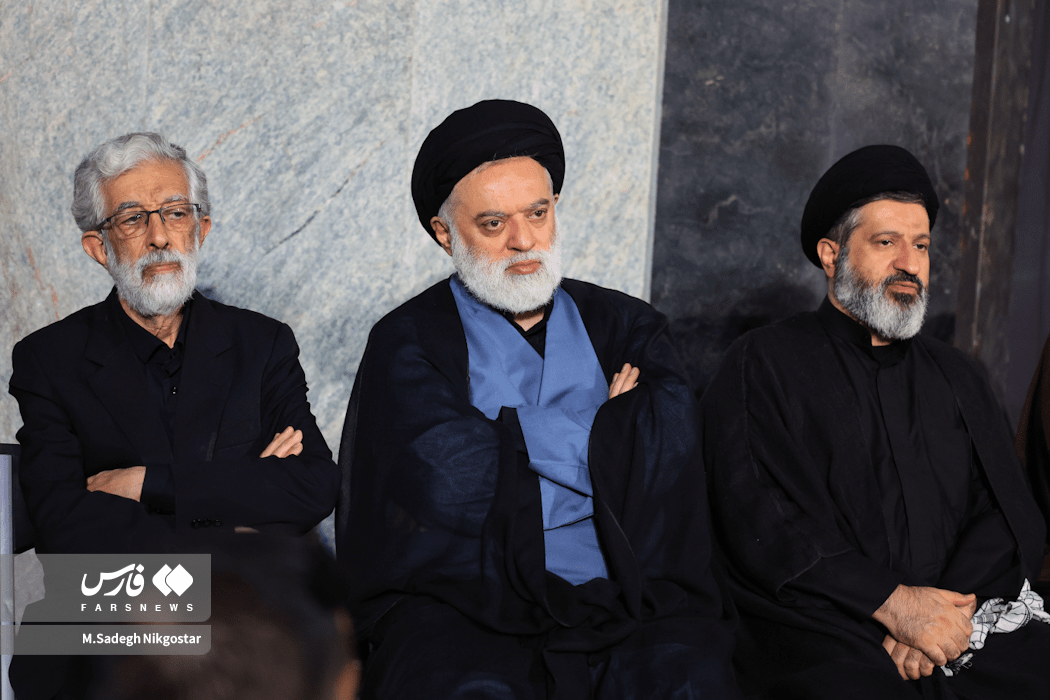 تصاویر:  فرزندان رهبر شهید انقلاب در مراسم بزرگداشت مشهد