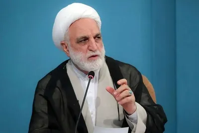 رئیس قوه قضائیه: بانک مرکزی در موارد احتمالی و مشابه «بانک آینده»، نگذارد کار به مراحل نیازمند جراحی و سخت بکشد/ در ارتباط با مبحث ناترازی بانک‌ها، قدمی با تأخیر زیاد برداشته شد/ در قضیه «بانک آینده»، تمام تلاش‌ها باید معطوف به آن باشد که حق هیچ فردی ضایع نشود؛ قطعاً به کسانی هم که در این موضوع تقصیر داشتند، وفق قوانین و ضوابط رسیدگی می‌شود