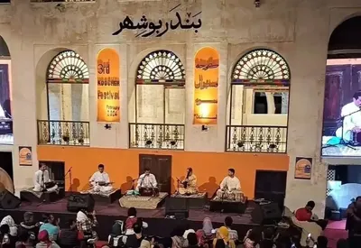 ببینید/ اعتراض تندروها به برگزاری فستیوال کوچه در دفتر سرپرست اداره فرهنگ و ارشاد بوشهر