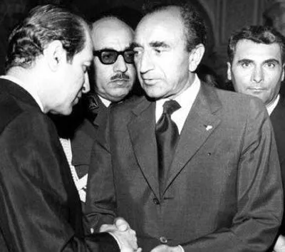 یادداشت‌های علم، جمعه ۲۴ مرداد ۱۳۴۸: سفیر انگلیس گفت دفاع از بریتانیا تا ۵ سال آینده بر عهده همین نوع موشکی است که ایران می‌خواهد بخرد، ناچار به حفظ اسرارش هستیم