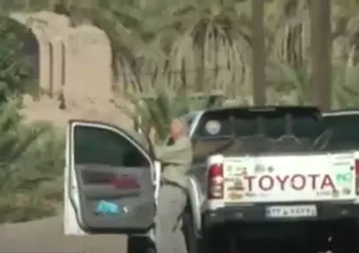 خبرگزاری دولت درباره بازداشتی های اخیر: معاون سفیر انگلیس همزمان با رزمایش موشکی سپاه به عنوان گردشگر به کویر شهداد کرمان رفته و به دنبال نمونه برداری از خاک این منطقه بود / رئیس بخش بیولوژیکی دانشگاه کوپرنیک لهستان هم از خاک، آب، سنگ، نمک و گل منطقه شهداد نمونه برداری کرده بود / رونالد گشین، همسر رایزن فرهنگی سفارت اتریش نیز برای نمونه برداری به یکی از روستاهای دامغان رفته بود؛ او هنگام تصویربرداری از یکی از مناطق نظامی تهران شناسایی شد
