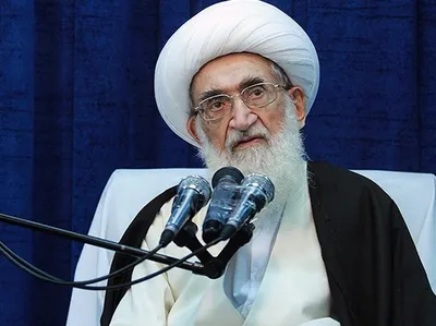 نمی‌توان گفت در منبرها از سیاست سخن نگوییم؛ اتفاقاً دشمن دنبال این است که بی‌سروصدا مجلس عزایی گرفته شود و تمام / باید فاتحه روحانیتی که مشکلات مردم را نگوید، خواند؛ روحانیت باید فریاد بکشد