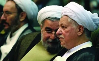 خاطرات آیت الله هاشمی رفسنجانی، ۲۲ مهر ۱۳۷۷: با دکتر حسن روحانی درباره فعال‌کردن مرکز تحقیقات مجمع تشخیص تصمیم‌گیرى شد؛ درمورد کم رونق بودن انتخابات خبرگان هم مذاکره کردیم