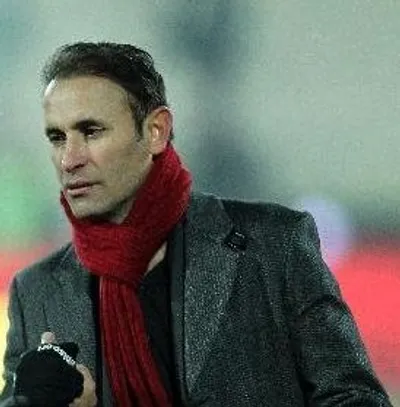 گل‌محمدی: نوروزی از پرسپولیس اخراج است/ در شان مهدوی‌کیا نیست ۱۵ دقیقه بازی کند