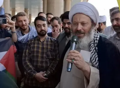 قاسمیان، روحانی رادیکال نزدیک به جلیلی، پس از ورود به ایران: تشخیص دادم مارپیچ سکوت [درمورد عربستان] را بشکنم / ما جزو «علما» محسوب می شویم / دست سعودی ها را یک مقدار رو کردم؛ در ظرف موثری حرف زدم که پخش شد /اینکه می گویند این اتفاقات روابط دیپلماتیک را خراب می کند، بیشتر به شوخی شبیه است