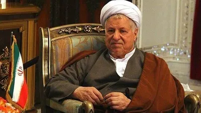 خاطرات آیت‌الله هاشمی؛ ۱۹ تیر ۱۳۷۱ تا ۱۳۷۶: مهدى از آلمان تلفن كرد كه اميرعبدالله درخواست كرده كه در مغرب به ملاقات او برود، اجازه دادم همراه موسويان، سفيرمان در آلمان برود / محمدى گزارش هایى از وضع فکـرى و برنامـه هـاى دو خــط و دو جریــان بعــد از انتخابــات در وزارت اطلاعات داد