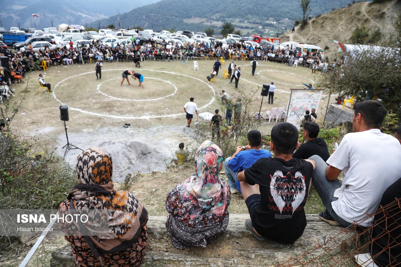تصاویر: مسابقات کشتی سنتی لوچو - روستای کلاریجان