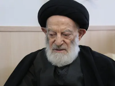 نظر آیت الله شبیری زنجانی درباره حکم حضور افراد در مراسم عزاداری، بدون رعایت توصیه‌های بهداشتی: اگر احتمال ابتلا به بیماری وجود داشته باشد، جایز نیست