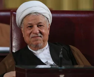 خاطرات آیت الله هاشمی رفسنجانی، ۱۲ شهریور ۱۳۷۷: بحران روسیه عمیق‌تر شده؛ سقوط ارزى روبل ادامه دارد