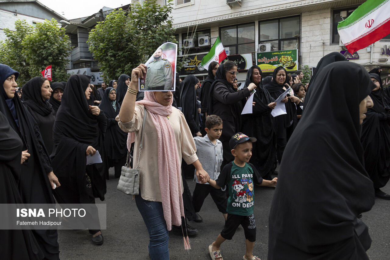 تصاویر: تشییع پیکر شهید ستوان‌سوم «سینا سیاه‌نژاد» - صومعه‌سرا