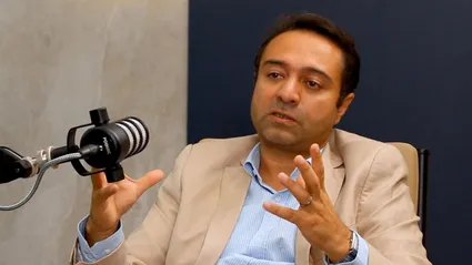 ویدیو/ فولادیان، استاد جامعه شناسی: بر اساس یک نظرسنجی جدید، فقط حدود ۱۰ درصد از مردم حامی وضع موجود هستند؛ ۷۰ درصد هم خواستار اصلاحات اساسی هستند