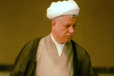 خاطرات آیت الله هاشمی رفسنجانی، ۵ شهریور ۱۳۷۷: [علی] شاهچراغى، رییس [سازمان] هواپیماى کشوری در سقوط هواپیمای فالکن درگذشت