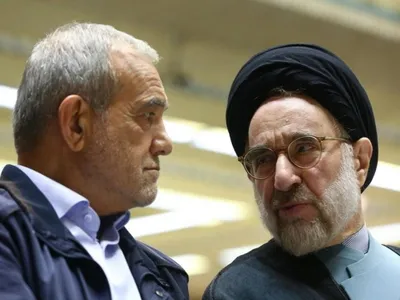 واکنش خاتمی به فهرست کابینه پیشنهادی: در بعضی موارد می‌شد خیلی بهتر عمل کرد، ولی به جناب پزشکیان احترام می‌گذاریم / وقتى ایشان مى‌گوید طرح نور، طرح سیاهى است، طبعاً جلوى آن خواهد ایستاد/ ایشان پای‌بند به قول و نظر خود مبنی بر رابطه و تعامل با دنیا و رفع تحریم‌هاست