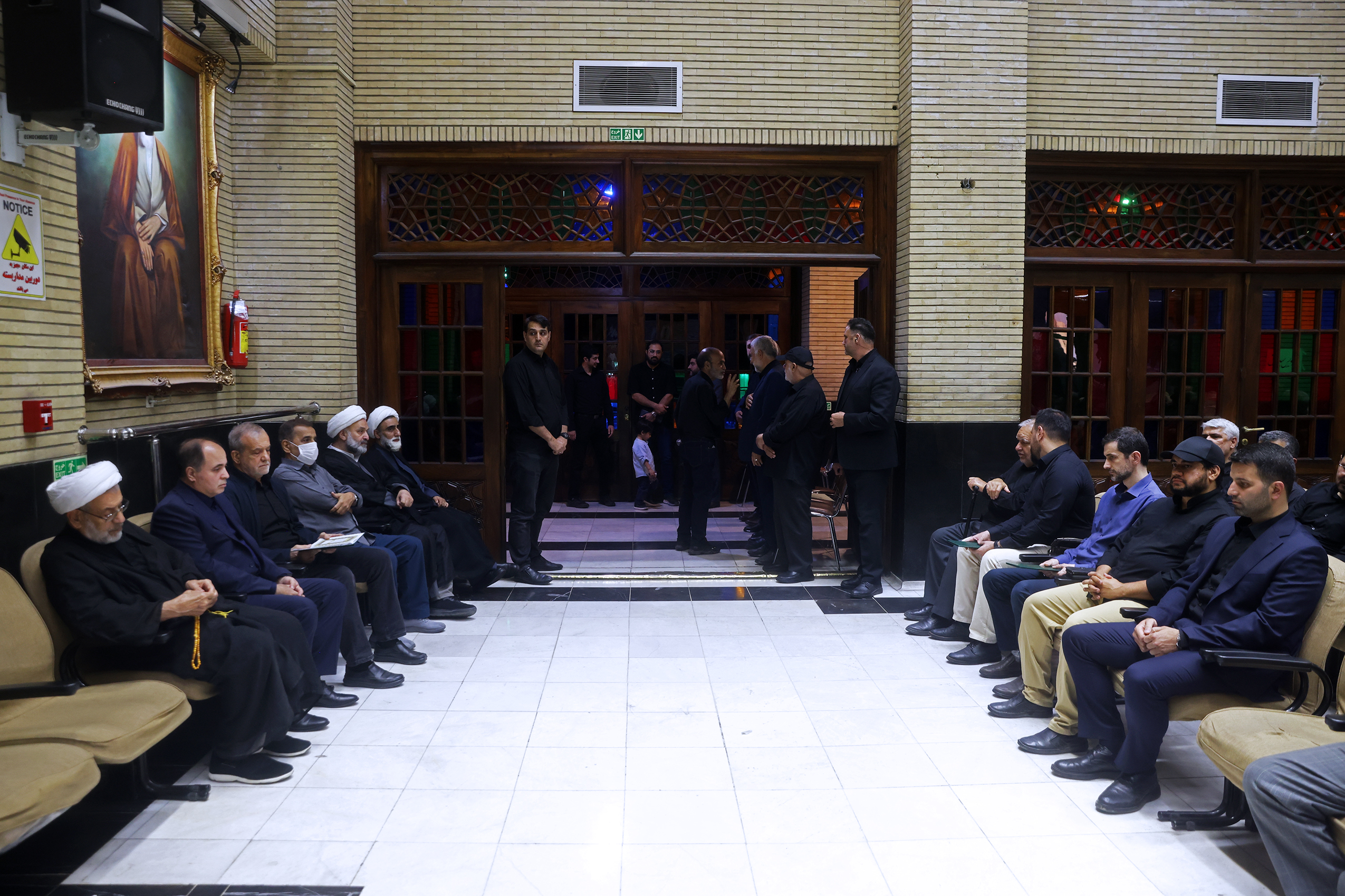 تصاویر: حضور پزشکیان در مراسم ختم پدر محمدباقر ذوالقدر، دبیر شورای عالی امنیت ملی