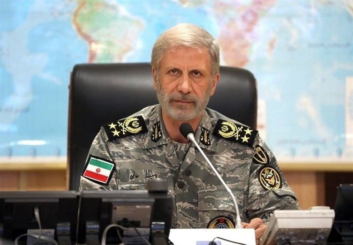 فرمانده کل ارتش: دشمن فهمید که باید به ملت ایران و اعتقادات آن‌ها، احترام بگذارد/ یاد گرفتیم که با دشمنی، چون آمریکا، چگونه باید مقابله کرد