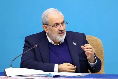 وزیر نیرو: قطعی‌های برق خانگی حداکثر دو ساعت خواهد بود / تابستان سال گذشته ناترازی برق به ۲۰ هزار مگاوات رسید؛ اگر روند گذشته ادامه پیدا می‌کرد، ناترازی امسال به ۲۴ هزار مگاوات می‌رسید؛ در تلاشیم با اقدامات متعدد، به آن نقطه نرسیم / صادقانه می‌گویم که انتظار چنین شرایطی را در اردیبهشت نداشتیم / تعمیرات نیروگاهی به خاطر نرسیدن سوخت به نیروگاه‌ها در زمستان، به تأخیر افتاد