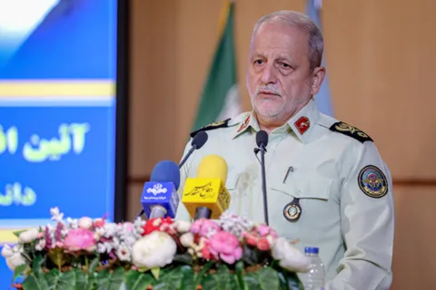 سردار احمدی مقدم، رئیس دانشگاه عالی دفاع: احتمالاً کمیته‌های فنی ایران و آمریکا، هفته آینده تشکیل جلسه دهند/ اگر پیمان‌شکنی ادامه یابد، تهران برای پاسخ و شلیک نهایی مجهز خواهد بود/ استراتژی «چشم در برابر چشم و دندان در برابر دندان» را مطرح کرده‌ایم/ ایران در حال بررسی چگونگی پاسخگویی به نقض تفاهم‌نامه است/ چگونگی انتقام از سوی ایران، به شرایط زمان، مکان و مصلحت بستگی دارد
