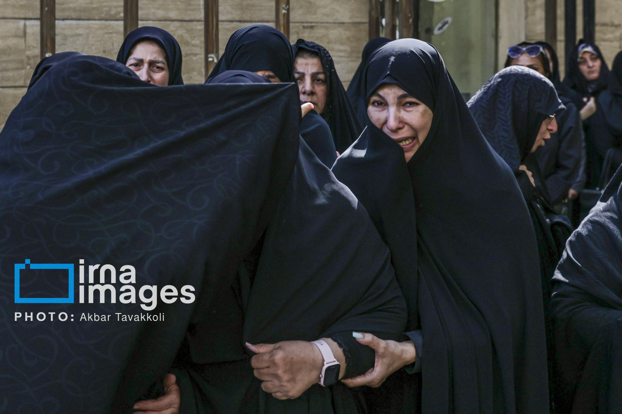 تصاویر: تشییع پیکر زنده یاد «احمد ناطق نوری»