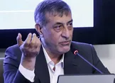 معاون اجرایی پزشکیان: گزارش مقامات امنیتی نشان می‌دهد که استفاده از فیلترشکن‌ها، راه نفوذ دشمن را آسان‌تر کرده/ فروش فیلترشکن‌ها بین ۷ تا ۱۲ هزار میلیارد تومان عواید دارد که به جیب وزارت ارتباطات یا اپراتورها هم نمی‌رود/ اصولا با شیوه [فیلترینگ] نمی‌شود مانع کشف حقیقت توسط مردم شد