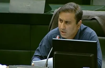 نماینده چابهار: آن از جمعه خونین زاهدان و شهادت ده‌ها نمازگزار بی‌گناه و این از حادثه جانگداز خاش / احساسات مردمی مرزداران غیور ایران، جریحه‌دار شده / خواستار  مجازات عاملان این حوادث در هر لباس و جایگاهی هستیم / دشمن که کارش دشمنی است، پس هنر مسئولین کجاست؟
