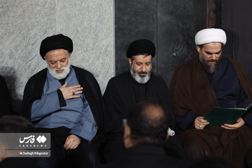 تصاویر:  فرزندان رهبر شهید انقلاب در مراسم بزرگداشت مشهد
