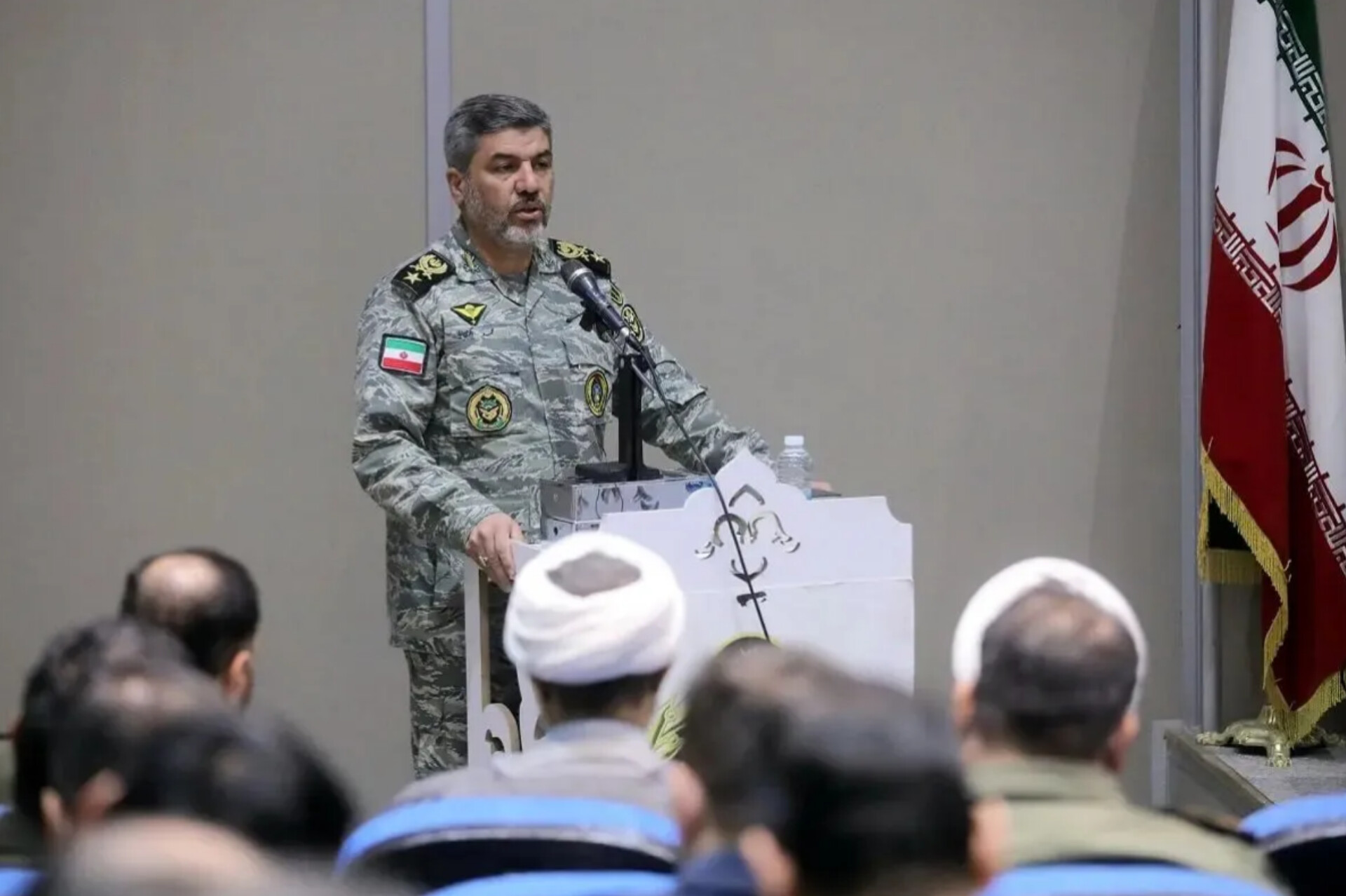 سخنگوی ارتش: حملات ما تا زمانی که حمله علیه زیرساخت‌ها و مناطق ساحلی کشور ادامه داشته باشد، ادامه خواهد داشت/ سناریو‌های تازه‌ای برای تقابل با دشمن پیش‌بینی و روی آن‌ها کار شده