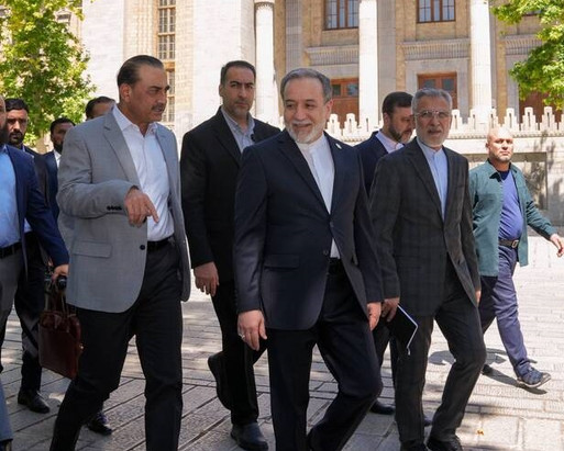 تماس تلفنی عراقچی با فرمانده ارتش پاکستان/ وزارت خارجه ایران: ضربات دفاعی نیروهای مسلح با تمام توان ادامه دارد/ادعای شبکه ۱۲: تل‌آویو در بالاترین سطح آماده‌باش قرارگرفته/ترامپ هنوز درباره دامنه حمله احتمالی یا اینکه اسرائیل در آن مشارکت دارد یا نه تصمیم نگرفته/مقام اسرائیلی: از هیچ تصمیمی برای ازسرگیری جنگ اطلاع نداریم
