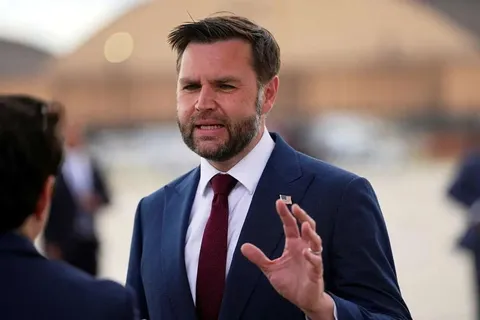 ونس: بین ترامپ و نتانیاهو درباره چگونگی دقیق پایان دادن به جنگ با ایران، اختلاف نظر‌هایی وجود دارد/ اسرائیل می‌خواهد بر سیاست‌های آمریکا اثر بگذارد، رهبران ما باید بسیار محتاط باشند که دستور کار در حال انجام از سوی آن‌ها، منافع ایالات متحده را تأمین کند