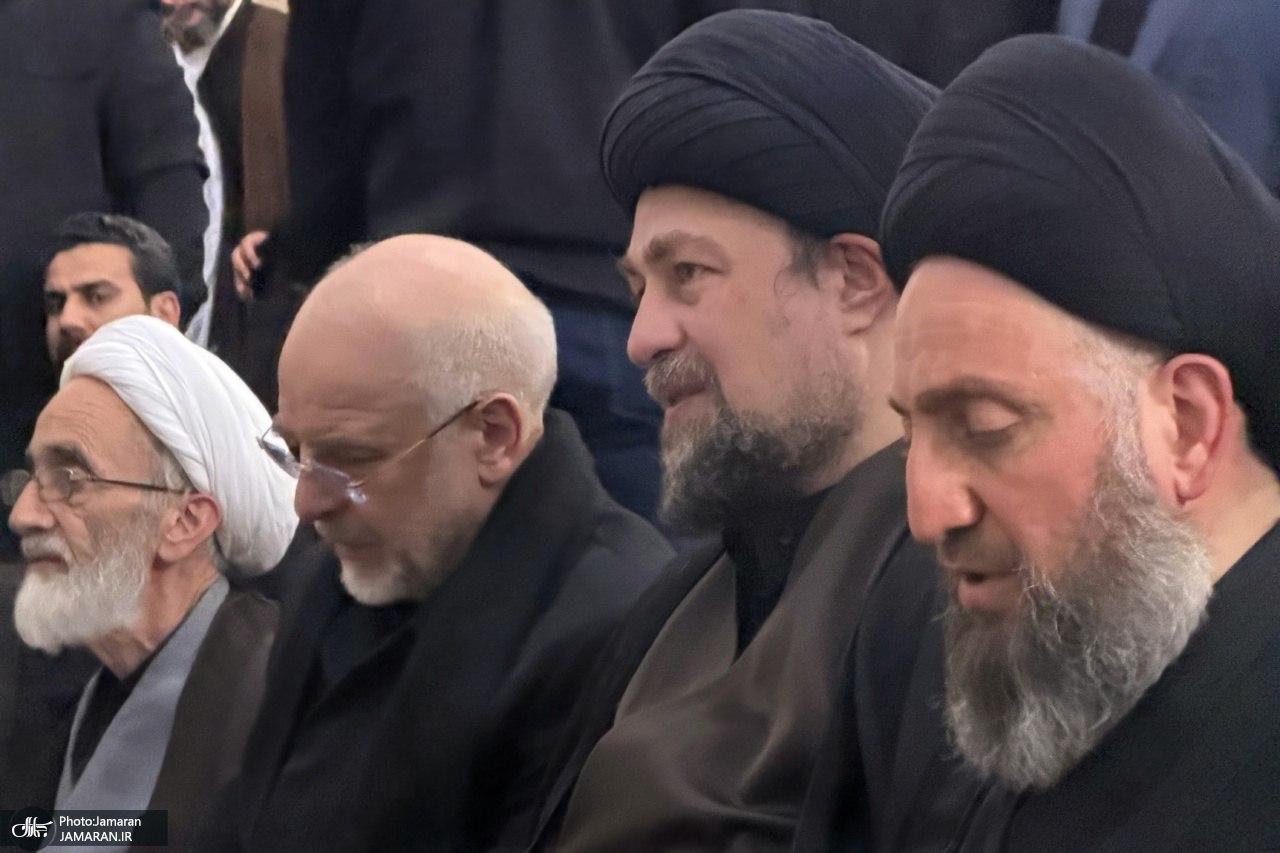 تصاویر: سیدحسن خمینی، قالیباف، مروی، حکیم، اژه‌ای، حجازی و فرزند سیدحسن نصرالله در مراسم تشییع رهبر شهید در مشهد