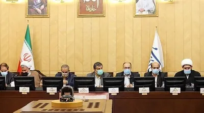نوری: صدای مخالفین طرح را هم بشنوید /  باید به مخالفان حق بدهیم؛ این طرح، در ابتدا که به صحن آمد یک ورژن و روز رأی‌گیری، ورژن دیگری داشت / تقی پور: ساکت شوید؛ حرف‌های شما را در هیات نظارت بر رفتار نمایندگان پیگیری می‌کنم، باید پاسخگو باشید