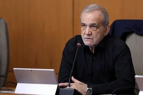 پزشکیان: در صورت تحقق تفاهم‌نامه، بسیاری از مشکلات منطقه کاهش می‌یابد / سفرم به پاکستان با هدف پیگیری ادامه مسیری انجام می‌شود که باید تمام بند‌های تفاهم‌نامه به مرحله اجرا برسد / تلاشی که از سوی پاکستان صورت گرفت به گونه‌ای بود که شاید دغدغه آنها برای به سرانجام رسیدن توافق و برقراری صلح در منطقه بیش از دغدغه ما بود