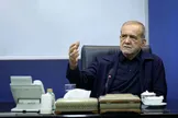 رهبری در جلسات خصوصی در مورد ضرورت خاتمه‌ی وضعیت «نه جنگ، نه صلح» تأکید داشتند، اگرچه صداوسیما تنها بخشی از سخنان ایشان درباره عدم مذاکره را پخش می‌کند/ برای همین با تکیه بر مصلحت کشور، مذاکرات را آغاز کردیم/ با افزایش ارتباط و سطح دسترسی بیشتر به رهبری، تمام اقدامات بر اساس رهنمود‌های ایشان سامان یافته