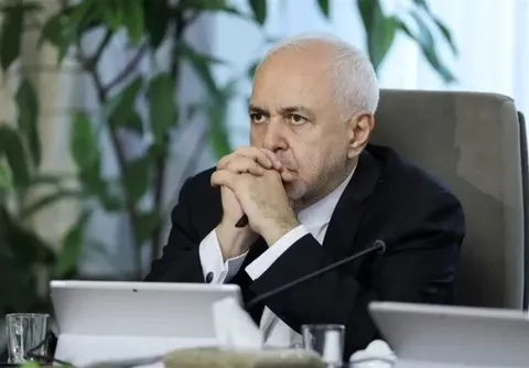 ظریف: رهبر شهید با تأکید بر عزت، حکمت و مصلحت، به عنوان سه ضلع جدایی‌ناپذیر سیاست خارجی ایران، مذاکره و دیپلماسی را بر پایه اقتدار ملی و حفظ عزت کشور از مسیر حکمت و مصلحت بنا کردند