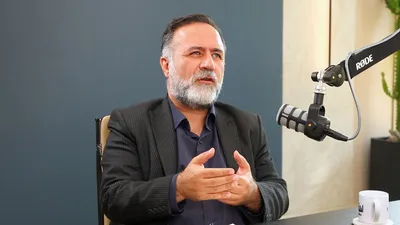 ویدیو/ نورانی نژاد، فعال سیاسی: باید به «پزشکیان» هشدار داد که لطفاً بایستید، نگذارید از اینجا جلوتر بیایند/ به خاطر اینکه مجلس و یک اقلیت قدرتمند را ساکت کنند، اغلب مدیران نه چندان متعهد و متعصب را آورده‌اند که حتی انگیزه دفاع از دولت را هم ندارند