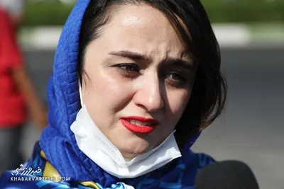 تصاویری از اولین حضور بانوان در لیگ برتر فوتبال / استقلال - مس؛ این بار با حضور خانواده‌ها