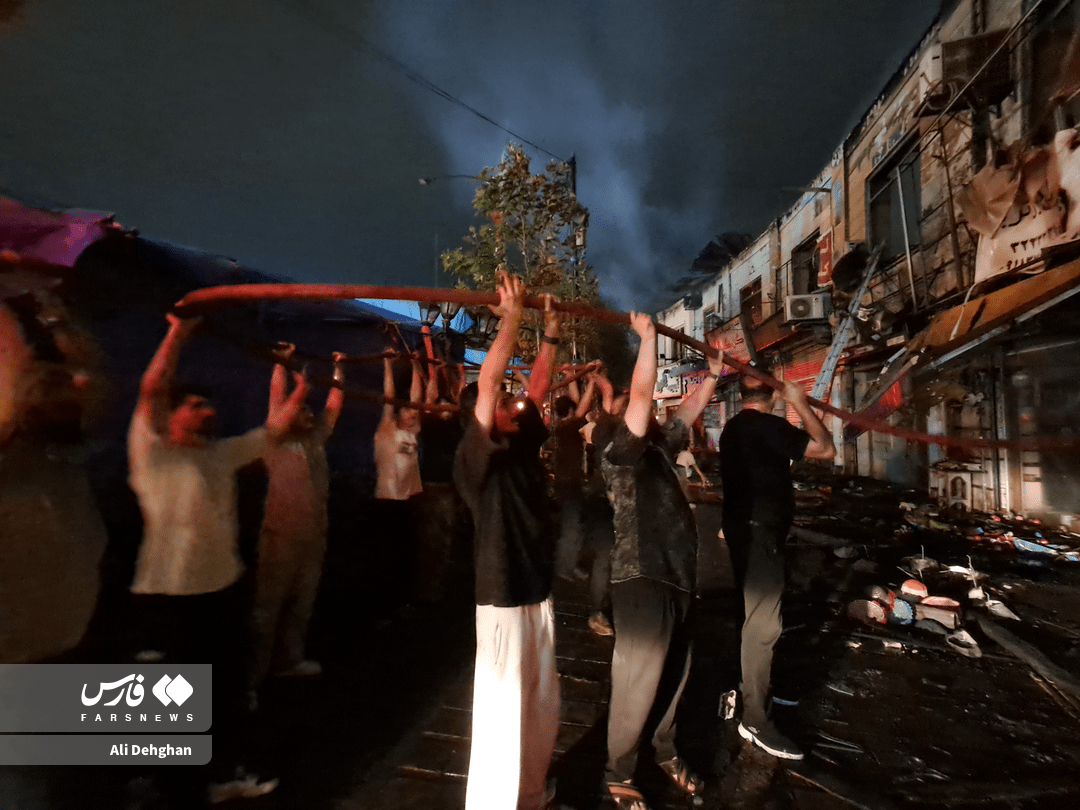 تصاویر: آتش‌سوزی در میدان شهرداری گرگان